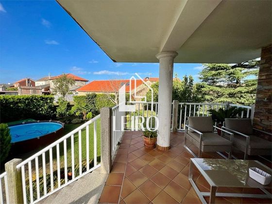 Foto 2 de Xalet en venda a Vilanova de Arousa de 4 habitacions amb terrassa i piscina