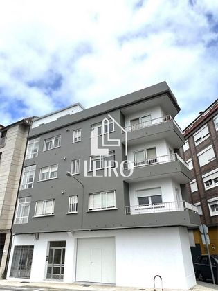 Foto 1 de Venta de piso en Vilagarcía de 3 habitaciones con balcón y ascensor