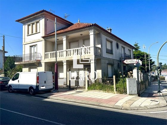 Foto 1 de Casa en venda a Ribadumia de 7 habitacions amb terrassa i garatge