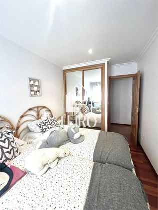 Foto 2 de Venta de piso en Vilagarcía de 2 habitaciones con garaje y aire acondicionado