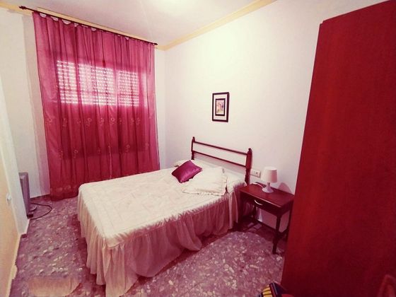 Foto 2 de Chalet en venta en Betxí de 4 habitaciones con terraza y balcón