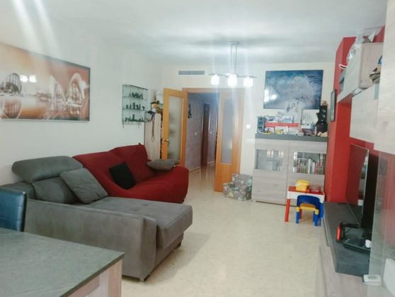 Foto 1 de Venta de piso en Cariñena - Carinyena de 3 habitaciones con terraza y aire acondicionado