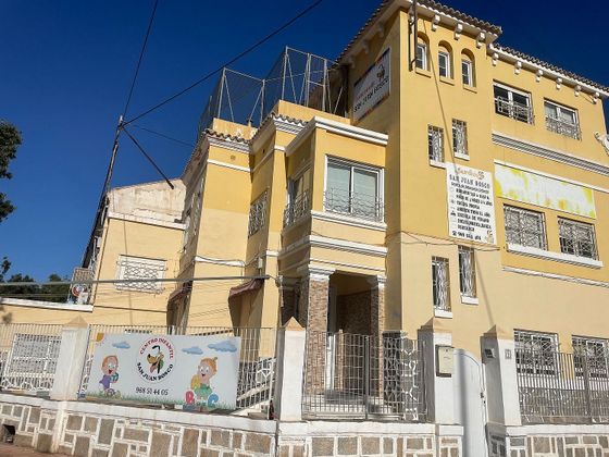 Foto 1 de Casa en venta en calle Trafalgar Esquina Ramon y Cajal de 6 habitaciones con terraza y jardín