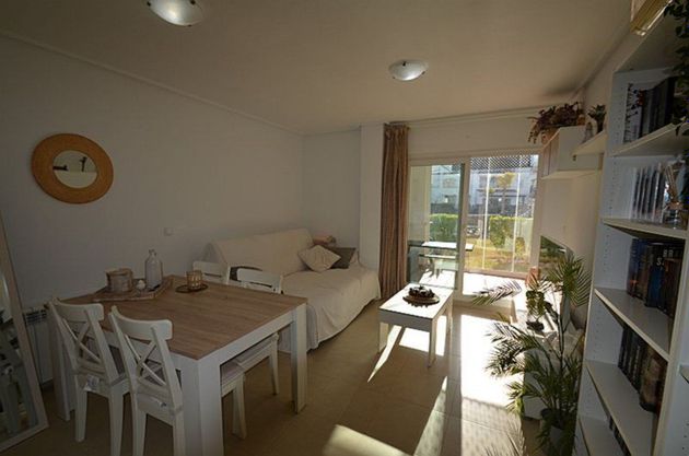 Foto 1 de Piso en venta en Avileses de 2 habitaciones con terraza y piscina