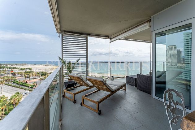 Foto 1 de Pis en lloguer a Diagonal Mar i el Front Marítim del Poblenou de 3 habitacions amb terrassa i piscina