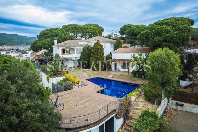 Foto 1 de Chalet en venta en Canet de Mar de 7 habitaciones con terraza y piscina