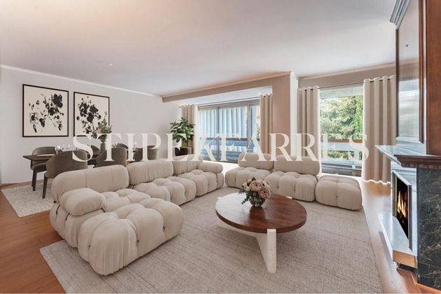 Foto 2 de Piso en venta en Pedralbes de 6 habitaciones con terraza y piscina