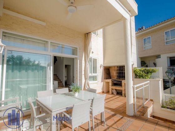 Foto 1 de Venta de casa adosada en calle Mirador de 5 habitaciones con terraza y piscina