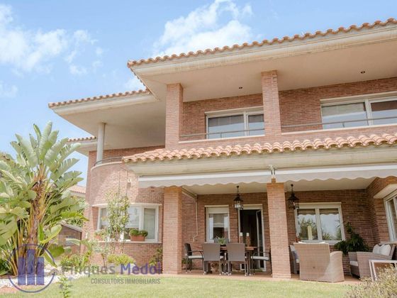 Foto 2 de Casa en venda a avenida De Josep Gramunt i Subiela de 5 habitacions amb terrassa i piscina