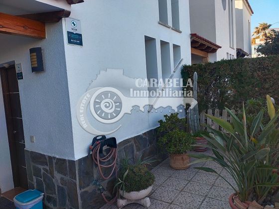 Foto 2 de Casa en venda a avenida De la Estacion de 2 habitacions amb terrassa i piscina