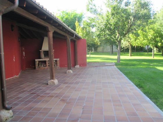 Foto 2 de Casa en venda a Bercial de Zapardiel de 7 habitacions amb terrassa i jardí