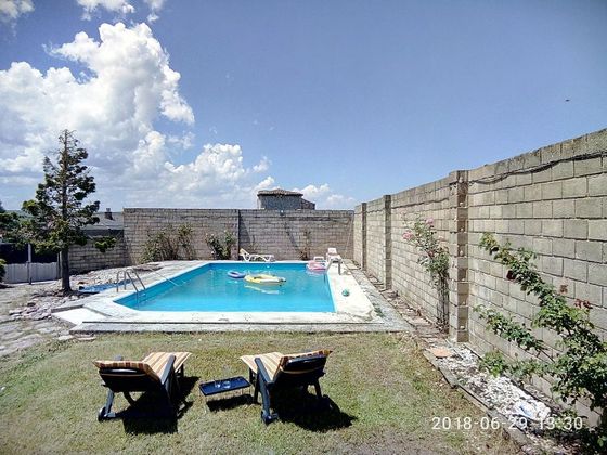 Foto 2 de Casa en venda a Barrios de Colina de 2 habitacions amb terrassa i piscina