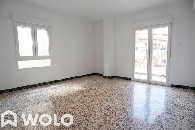Foto 1 de Piso en alquiler en Molina de Segura ciudad de 4 habitaciones con terraza y balcón