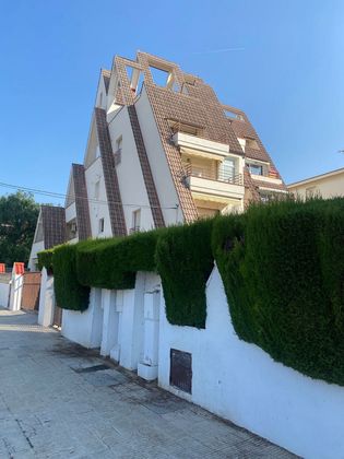 Foto 2 de Dúplex en venda a calle Ribera D´Ebre de 4 habitacions amb terrassa i piscina