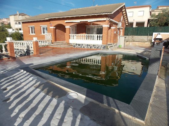 Foto 1 de Xalet en venda a calle Albigesos de 4 habitacions amb terrassa i piscina
