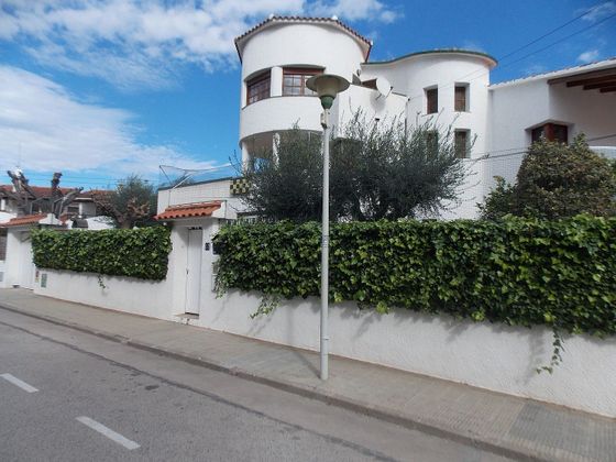 Foto 2 de Casa adossada en venda a Sant Salvador de 4 habitacions amb terrassa i piscina