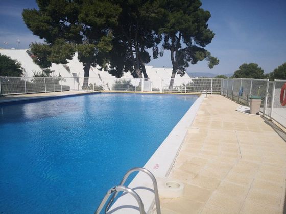 Foto 1 de Venta de estudio en Plaça Europa i Covamar con terraza y piscina