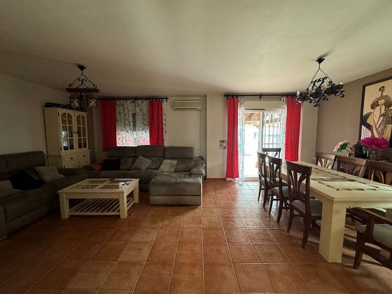 Foto 2 de Casa en venda a calle Ibiza de 4 habitacions amb piscina i garatge