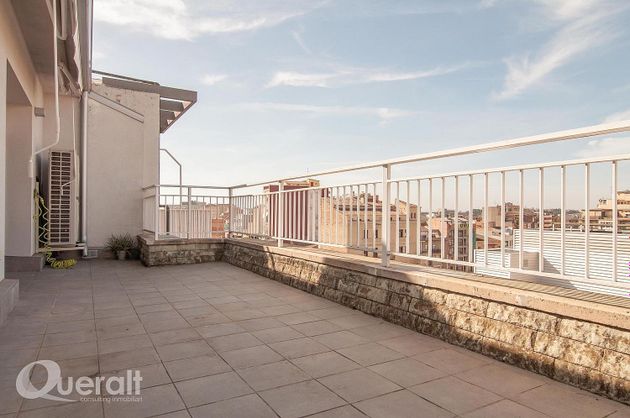 Foto 2 de Ático en venta en Príncep de Viana - Clot -Xalets Humbert Torres de 3 habitaciones con terraza y ascensor