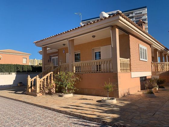 Foto 2 de Xalet en venda a Playa del Esparto-Veneziola de 5 habitacions amb terrassa i garatge