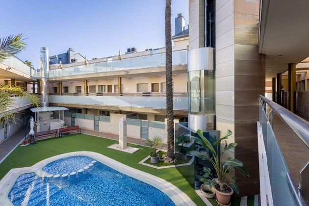 Foto 1 de Dúplex en venda a Zona Pueblo de 3 habitacions amb terrassa i piscina