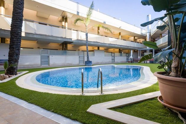 Foto 2 de Venta de dúplex en Zona Pueblo de 3 habitaciones con terraza y piscina