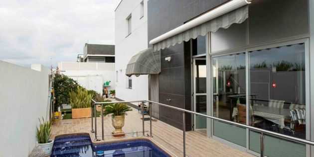 Foto 1 de Xalet en venda a calle Comunidad Manchega de 4 habitacions amb terrassa i piscina