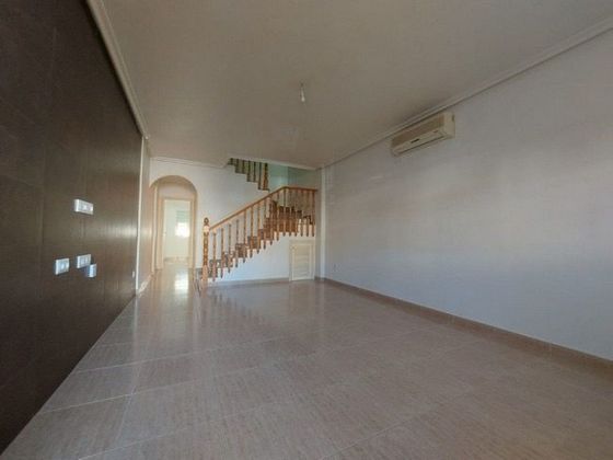 Foto 2 de Dúplex en venta en calle Alicante de 3 habitaciones con terraza y piscina