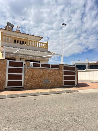 Foto 2 de Casa adossada en venda a calle Las Palmas de 3 habitacions amb terrassa i balcó