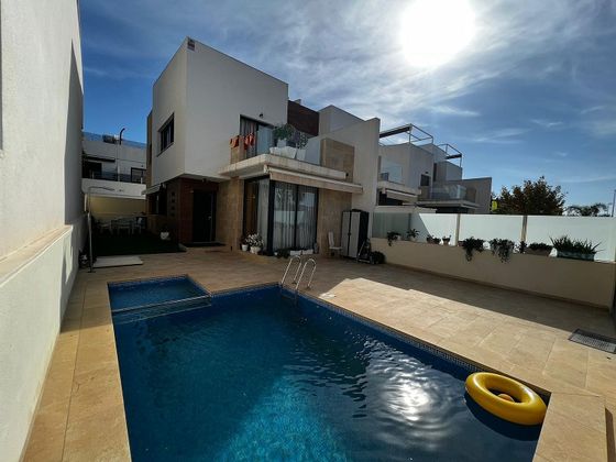 Foto 1 de Chalet en venta en Lo Pagán de 3 habitaciones con terraza y piscina