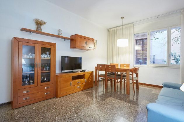 Foto 1 de Venta de piso en Vila de Gràcia de 3 habitaciones con terraza y balcón