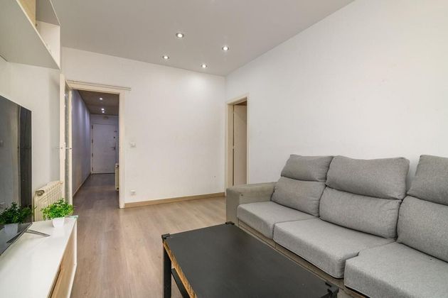 Foto 2 de Venta de piso en Almeda - El Corte Inglés de 2 habitaciones con calefacción
