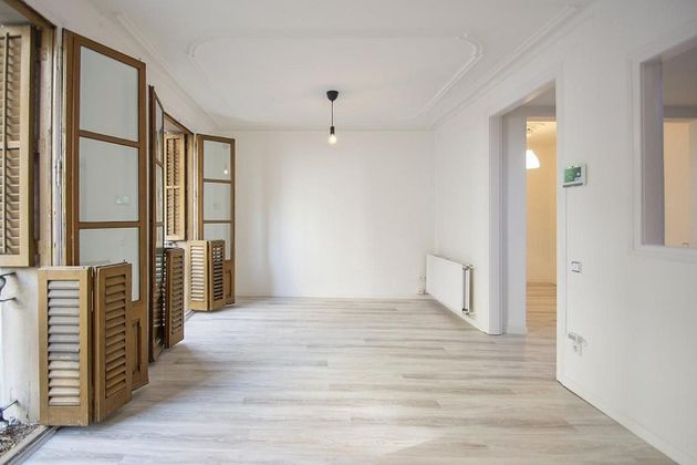 Foto 2 de Pis en venda a Vila de Gràcia de 3 habitacions amb terrassa i calefacció