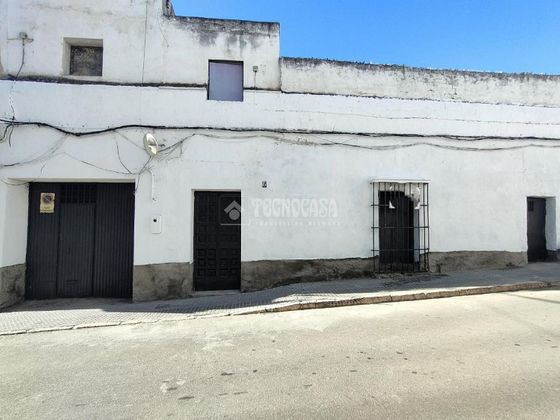 Foto 2 de Casa adossada en venda a calle Santísima Trinidad de 1 habitació i 372 m²