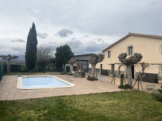 Foto 2 de Casa en venda a Vilobi d´Onyar de 5 habitacions amb terrassa i piscina