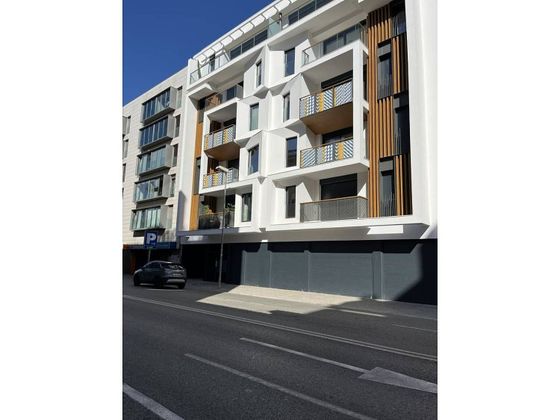 Foto 1 de Pis en venda a Eixample Nord – La Devesa de 3 habitacions amb terrassa i balcó