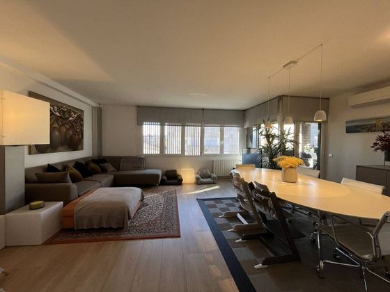 Foto 1 de Pis en venda a Eixample Nord – La Devesa de 4 habitacions amb terrassa i aire acondicionat