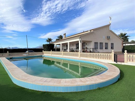 Foto 1 de Chalet en venta en Sax de 4 habitaciones con terraza y piscina