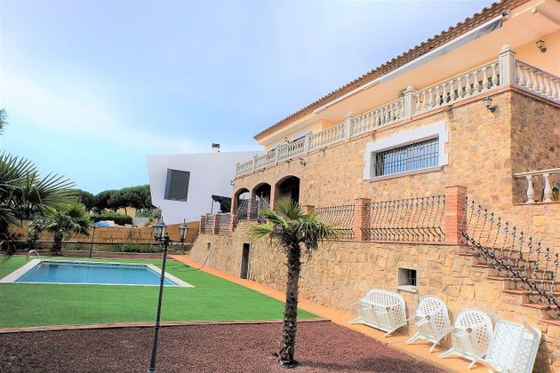 Foto 1 de Chalet en venta en Puig Ses Forques-Torre Colomina de 6 habitaciones con terraza y piscina