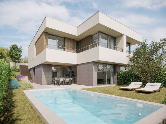 Foto 2 de Casa en venta en avenida Països Catalans de 4 habitaciones con terraza y piscina