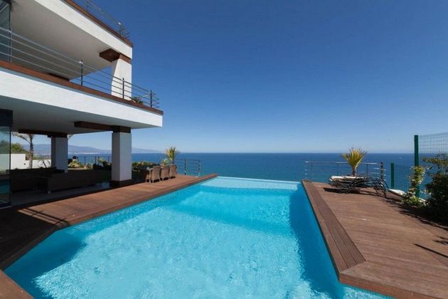 Foto 2 de Chalet en venta en Chullera de 4 habitaciones con terraza y piscina