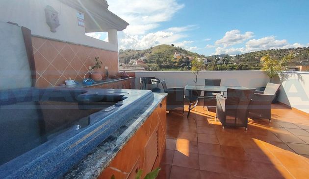Foto 2 de Dúplex en venda a Coín de 4 habitacions amb terrassa i piscina