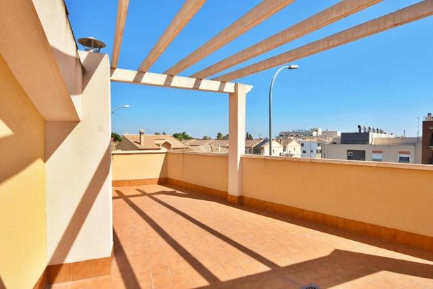 Foto 2 de Casa adossada en venda a calle Partido de Correntias de 4 habitacions amb terrassa i piscina