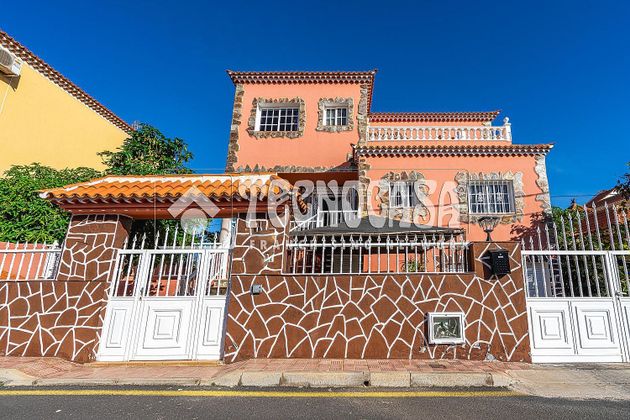 Foto 2 de Venta de casa en Costa Blanca - Las Galletas de 5 habitaciones con terraza y garaje