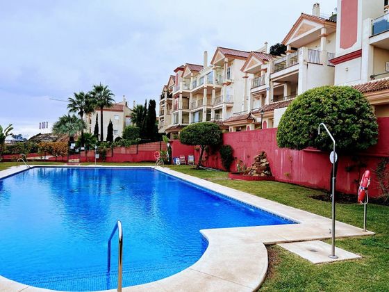 Foto 2 de Piso en venta en San Luis de Sabinillas de 3 habitaciones con terraza y piscina