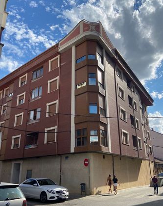 Foto 1 de Piso en venta en ronda Don García de 2 habitaciones con terraza y garaje