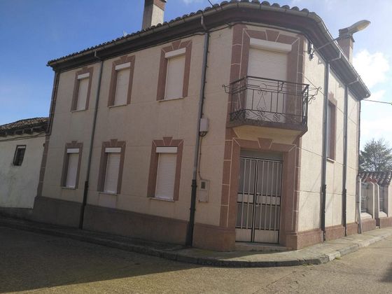 Foto 1 de Xalet en venda a Villaeles de Valdavia de 4 habitacions amb jardí i calefacció