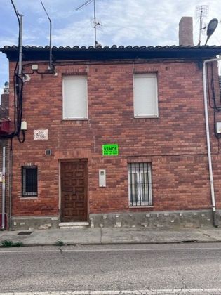 Foto 2 de Casa en venda a calle Valdavia de 3 habitacions amb calefacció
