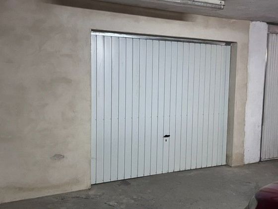 Foto 2 de Alquiler de garaje en avenida Reyes Católicos de 26 m²