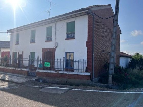 Foto 2 de Casa en venda a calle La Iglesia de 5 habitacions amb calefacció